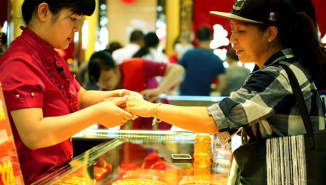 【财经数据】中国1.4亿家庭年收入在10万—50万元