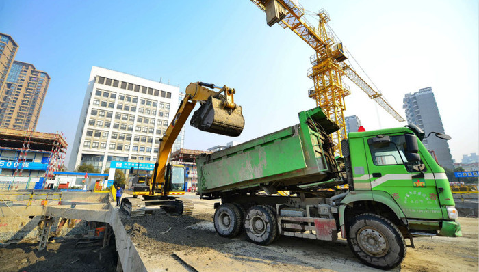 上海,渣土车,货运车,车祸,交警