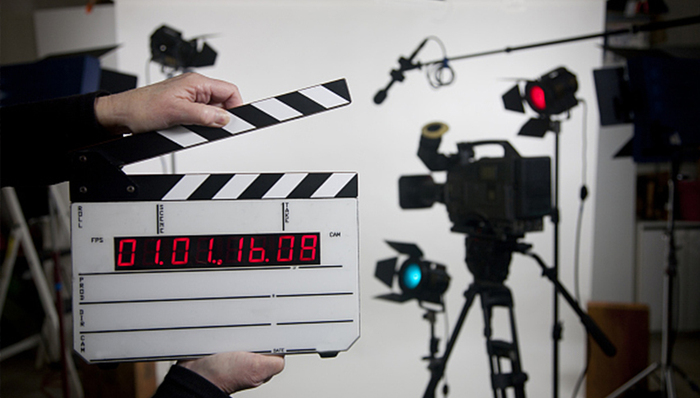 新华社：影视行业纳税人自查申报税款117.47亿元