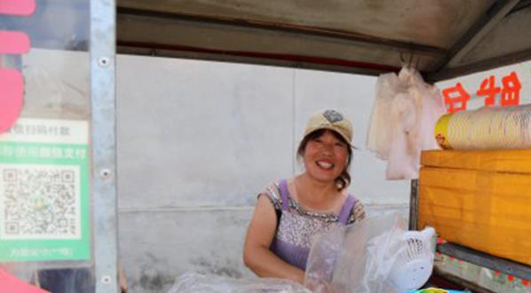 马术,患病,最美军嫂,生活自理能力,小脑萎缩,奖杯,手术,癫痫,放松肌肉,神经受损