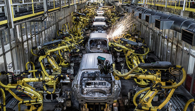 去年新车产销增速“急刹车”，全球车企深化合纵连横