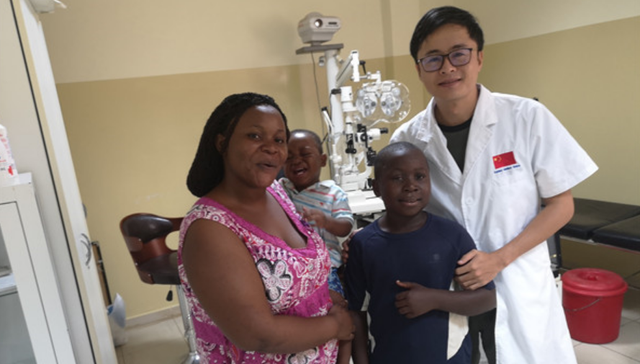 医疗队,大爱,用药原则,送药,无疆,基层,马拉博,中国,看病,赤道几内亚