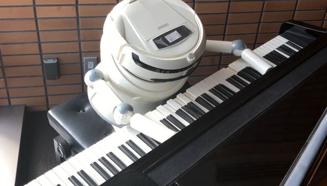 日本酒店解雇机器人员工，“人工智能”普及劳动力市场还为时尚早