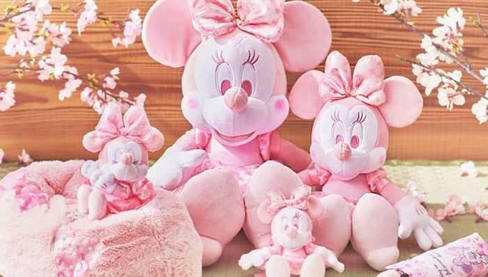 【是日美好事物】贝嫂联名锐步走起街潮运动风，日本迪士尼粉色樱花周边满足少女梦