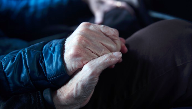 “我就在今天死”：美国医生如何以新方法为人们助死？