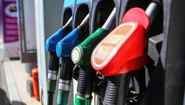 油价公告板，成品油，国际油价