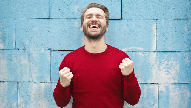 “假装开心久了，忘了什么是真的开心”