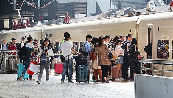 春节返乡不回家住酒店大热，这些人是怎么想的？