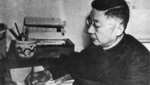 【老舍诞辰120年】幽默不幽默，正经不正经：写相声的老舍