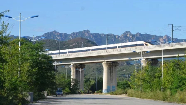铁路货运价格,高速动车,坦克导弹,1980年,Staggers,货运专线,海铁联运,犀牛,运输密度