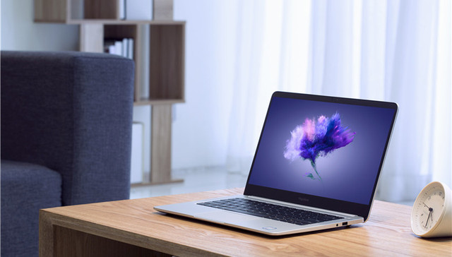 【上手】荣耀的第一款笔记本电脑MagicBook，它能给平静的PC市场带来什么？