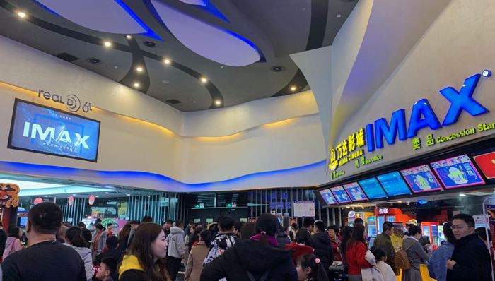 【票房】2019春节档首日票房再创新高，但新纪录更多源于票价上涨