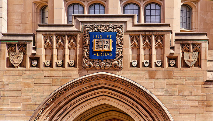 在藤校做“穷”学生是一种怎样的体验？