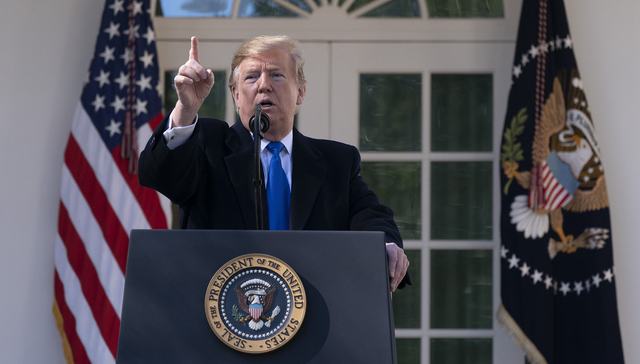 特朗普借紧急状态获80亿美元建墙，民主党怒批其滥用权力