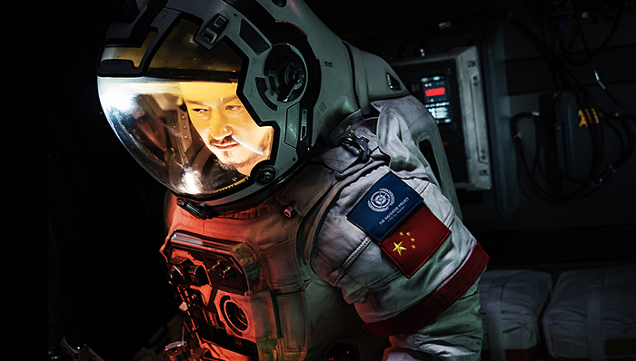 《流浪地球》累计票房达36.51亿元，成为内地电影票房亚军