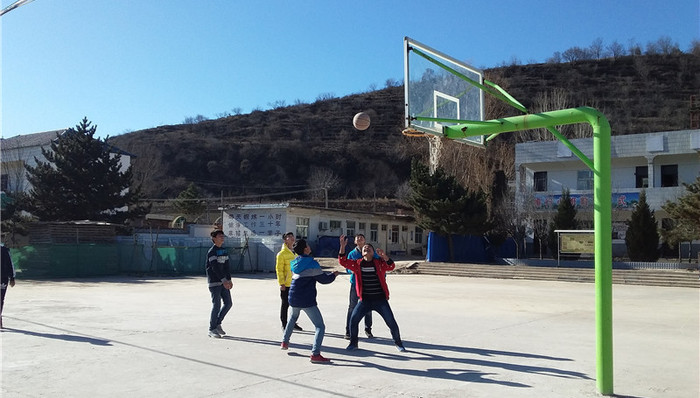 “洋外援”频现，中国乡村篮球赛何时变得如此国际范？