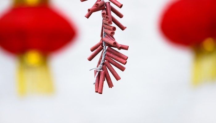 燃放烟花爆竹,传统民俗,环境资源法,环境保护,一刀切,迎财神,禁改限,帮凶,法制日报,五环路