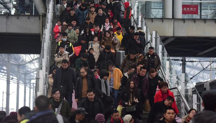 春节后换城市工作人群中，3成人选择返乡发展