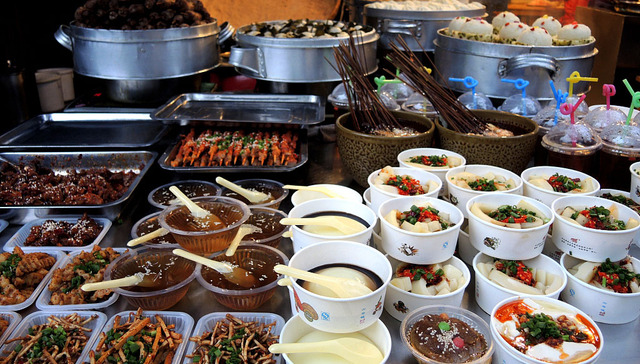 杂食中国人：热衷吃与谈吃，是饥不择食还是我吃故我在？