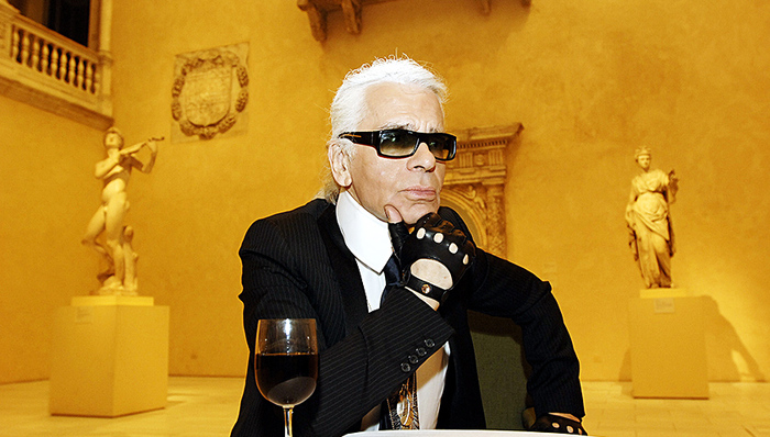 【界面早报】香奈儿艺术总监Karl Lagerfeld去世 韬蕴资本暂停绩效工资发放