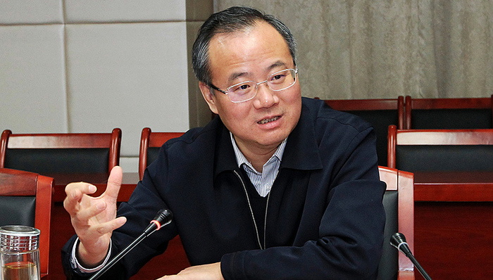 周春雨,滥用职权罪,内幕交易罪