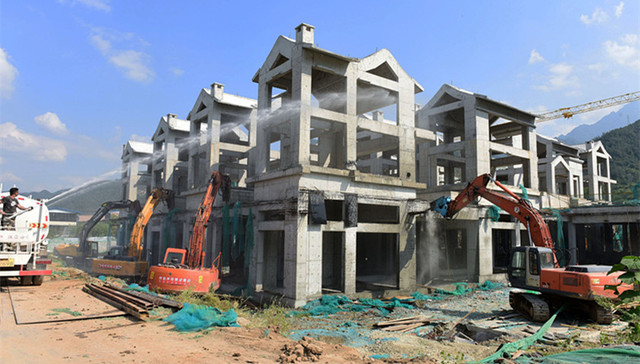 秦岭,违建别墅,副主任