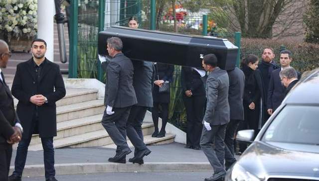 Chanel艺术总监老佛爷火葬仪式于法国巴黎低调举行