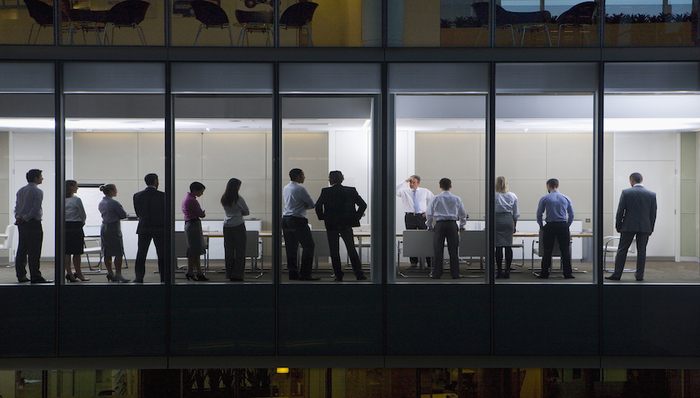 银行裁员过冬！这家计划削减投行数千员工