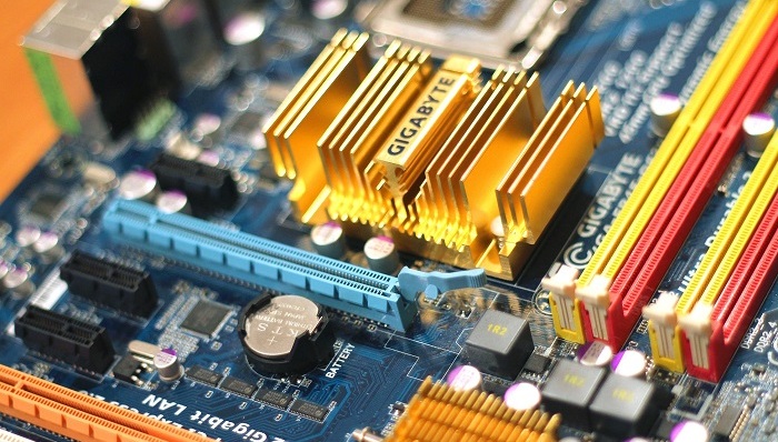 技嘉的AI驱动笔记本和外置显卡游戏盒挺不错，但如何强化宣传是个问题