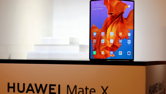 花了3年研究“无缝隙”，华为5G折叠屏手机贵出新高度，欧洲人已尖叫