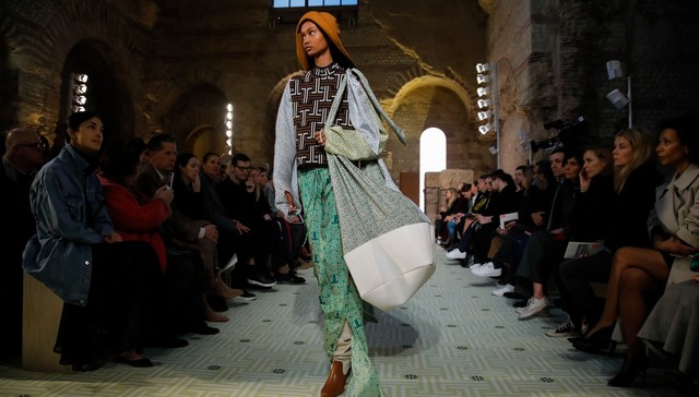 新创意总监首秀能帮Lanvin翻开新篇章吗？