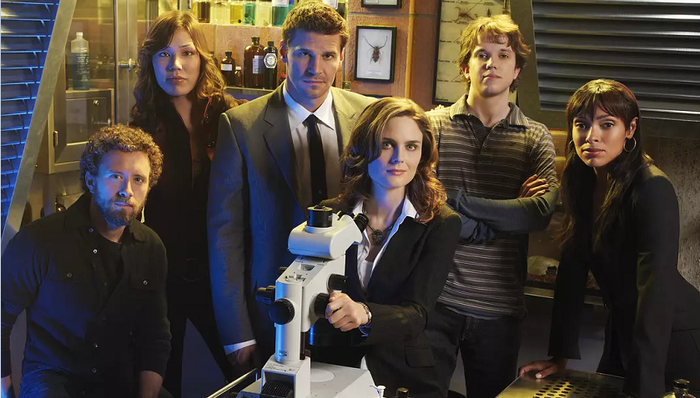 【文娱早报】21世纪福斯被裁决赔偿《识骨寻踪》主创1.79亿美元 久久互动起诉爱奇艺索赔百万