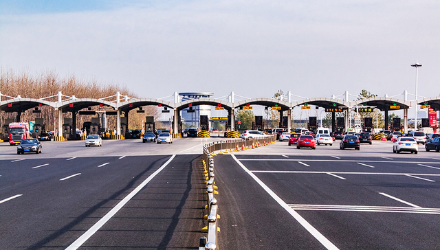 发改委：深入推动取消高速公路省界收费站试点工作