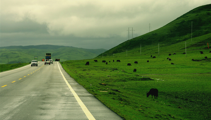 探访藏区天路：汶马高速