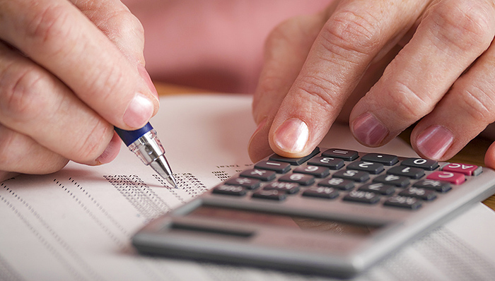 【界面早报】近2万亿元减税降费清单传递四大积极信号 福布斯全球亿万富豪榜出炉