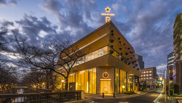 城市发现 | 在全球最大星巴克烘焙工坊赏樱是种怎样的体验？