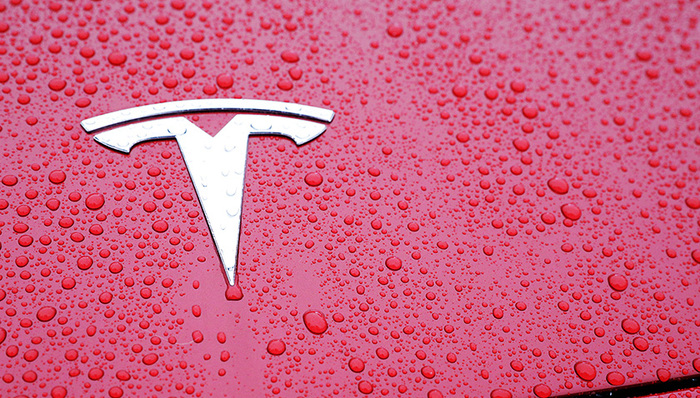 【界面早报】特斯拉上海工厂预计年底正式投产 美国三大股指集体收跌