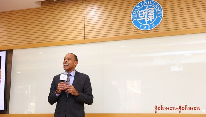 强生中国区主席宋为群：将向中国二三线城市引入更多先进医疗器材