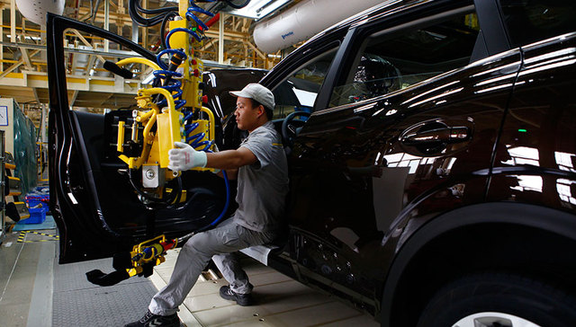 【财经数据】2月中国乘用车销量同比跌17.4%