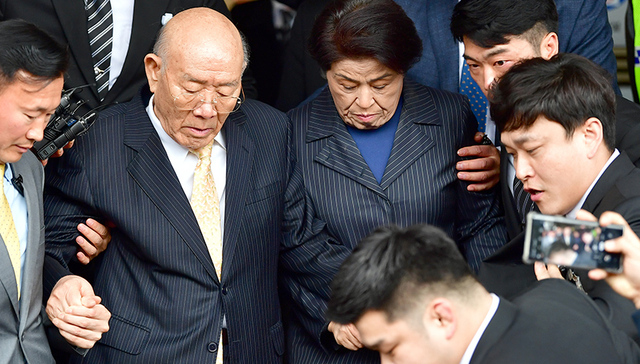韩法院审理“光州事件”死者名誉受损案，前总统全斗焕否认全部指控