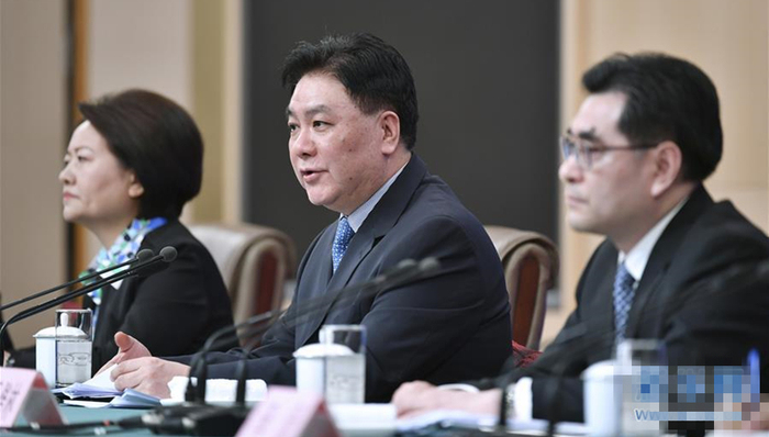 失信被执行人的孩子不能上学？刘贵祥：贵族学校受限