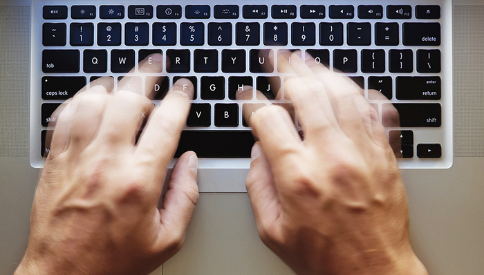 【深度】两个号卖25万，“做号党”洗刷内容平台