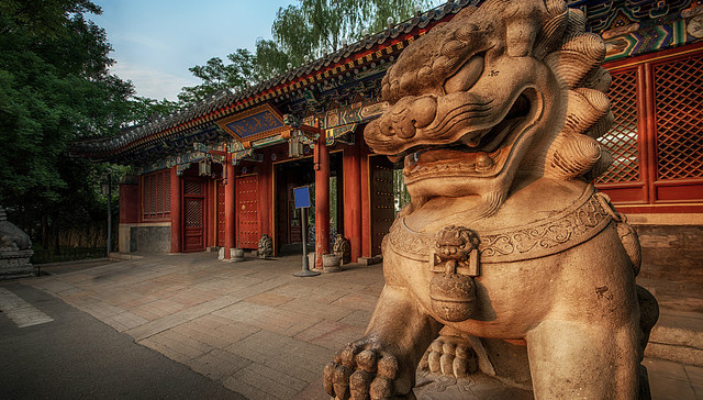 从乡野到高校，从“徒弟”到导师：新中国第一批文科博士群像