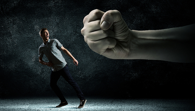 瑞银投行因保荐缺失遭香港证监会重罚：吊销保荐执照一年，罚款3.75亿港元