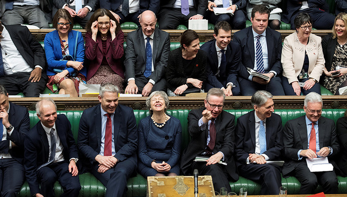 【界面早报】国务院总理李克强今日将会见中外记者 英国议会下院支持延期脱欧