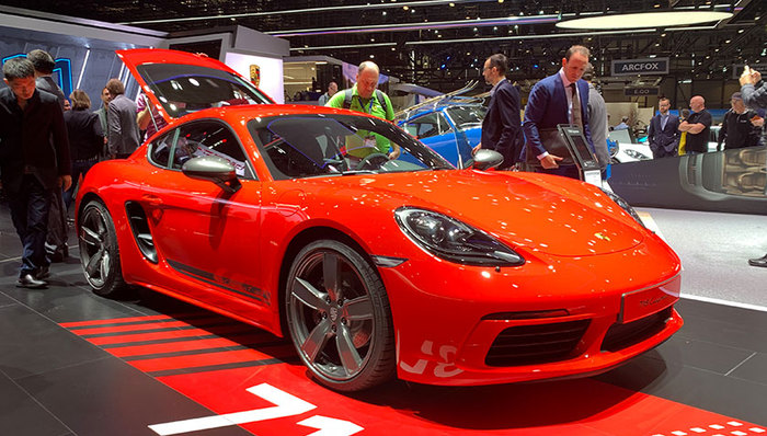 中国助力保时捷去年大赚43亿欧元，未来砸150亿欧元新品研制