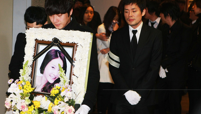 【文娱早报】韩国总统要求彻查胜利张紫妍等案件，Netflix影片仍将缺席2019年戛纳电影节