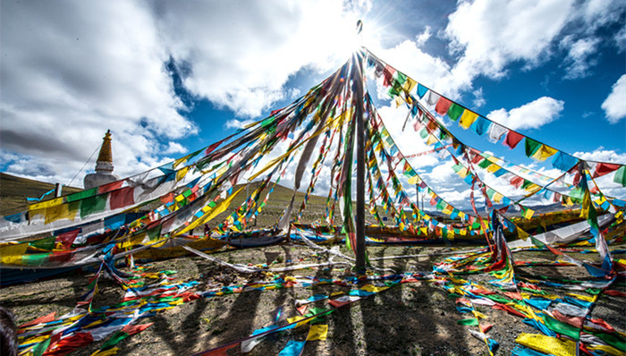 藏文书法家格芒·江白：倾尽笔墨传承文化精髓