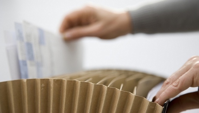 人民日报仲祖文：突出政治标准选人用人