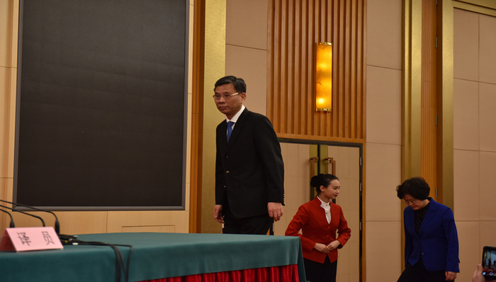 财经速递,土地财政,公共财政